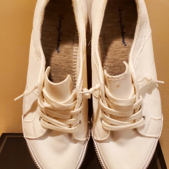 Tommy Bahama White Sneakers Womans Size 10 - Picture 5 of 11